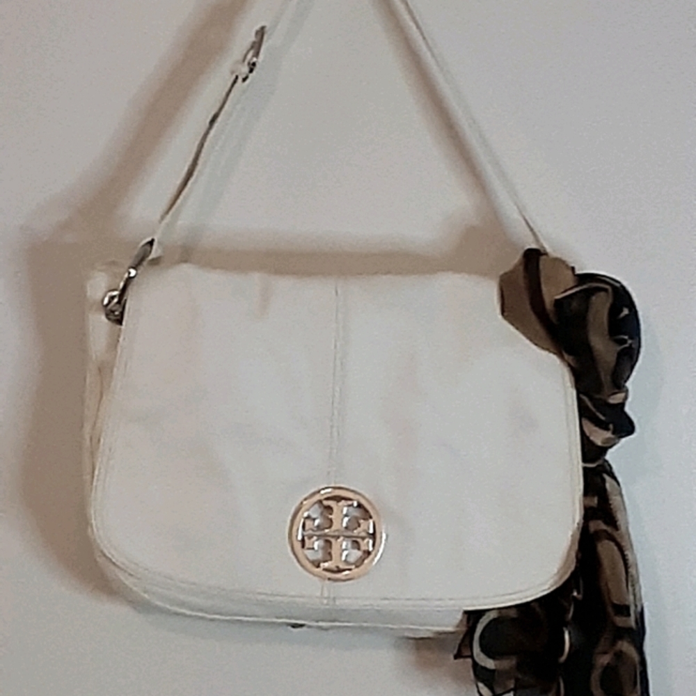 Tory Burch White Fold Over shoulder Bag - Picture 3 of 6